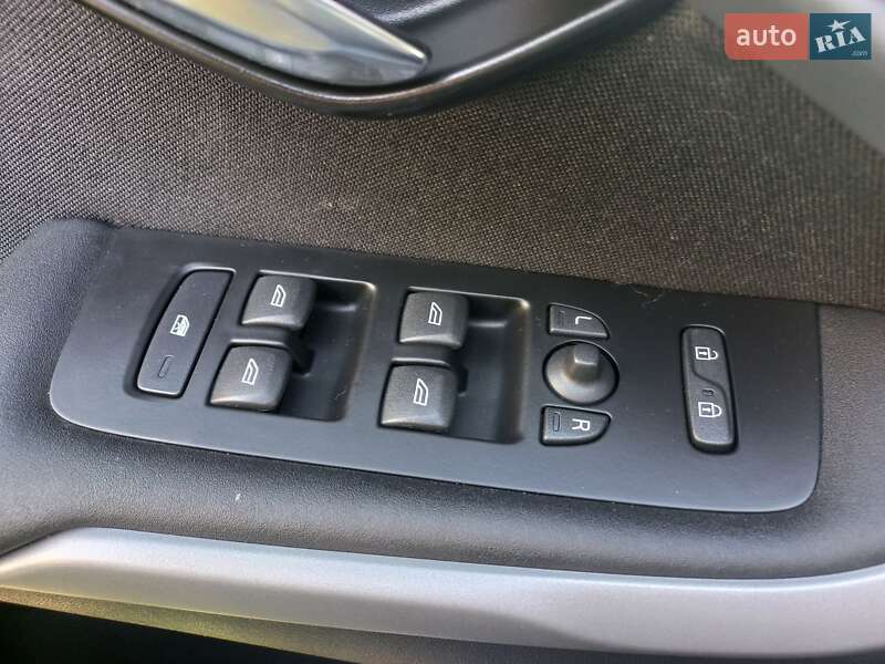 Хэтчбек Volvo V40 2013 в Стрые