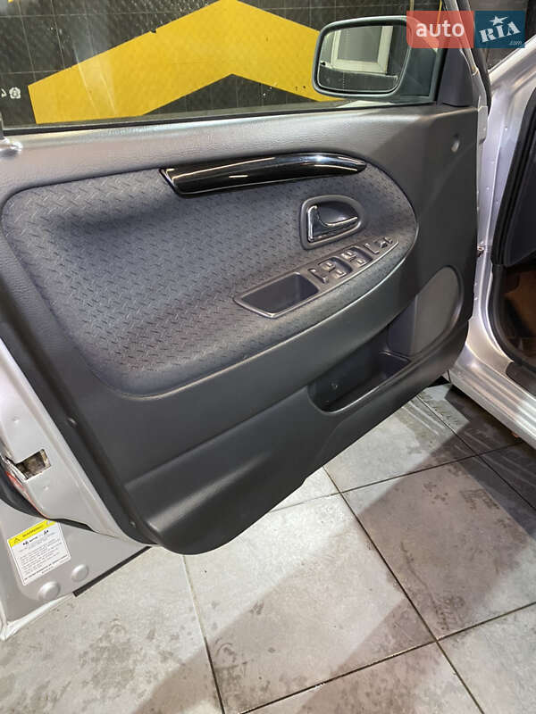 Универсал Volvo V40 2003 в Львове