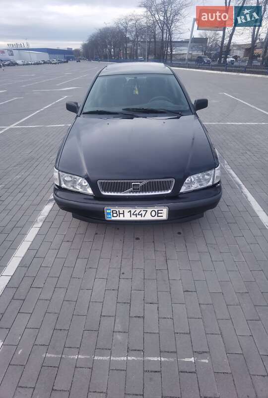 Универсал Volvo V40 1998 в Одессе
