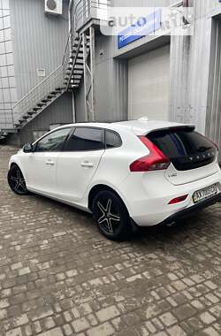 Хэтчбек Volvo V40 2012 в Полтаве