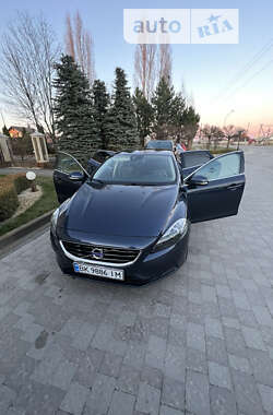 Хэтчбек Volvo V40 2014 в Ровно