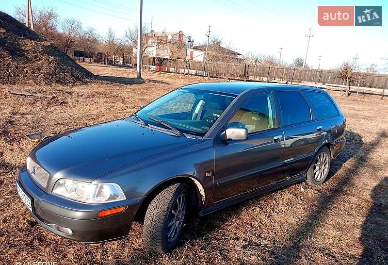 Универсал Volvo V40 2002 в Сумах