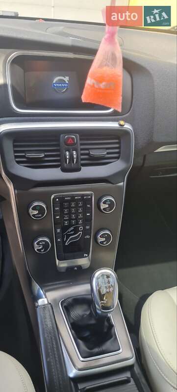 Хэтчбек Volvo V40 2013 в Маневичах