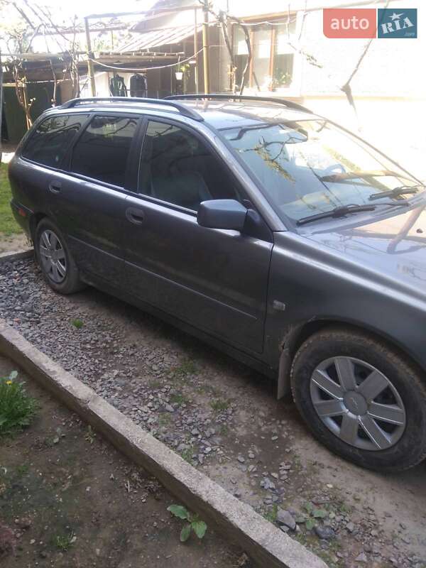 Универсал Volvo V40 2001 в Ужгороде