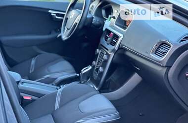 Хэтчбек Volvo V40 2015 в Дрогобыче