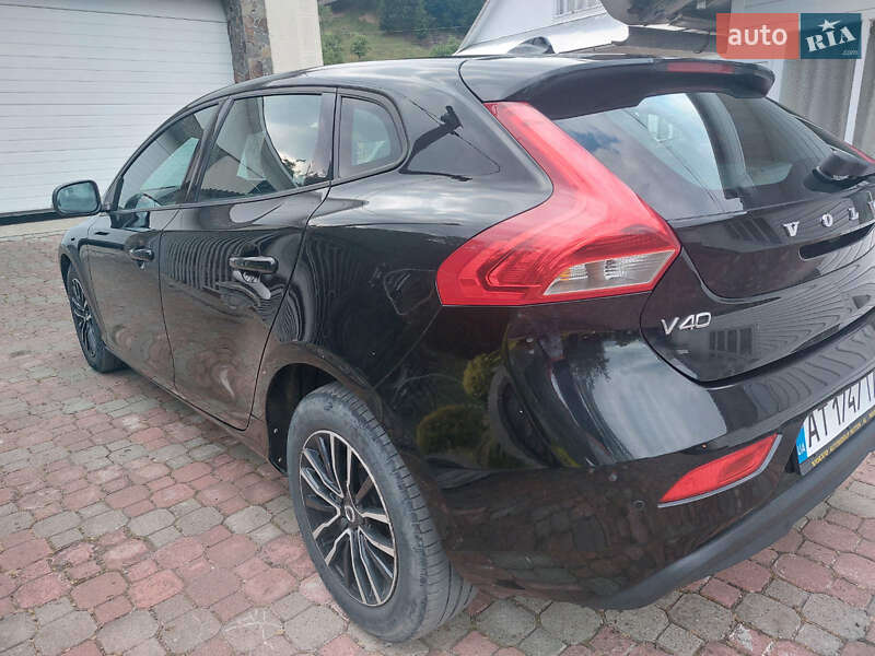 Хэтчбек Volvo V40 2017 в Косове
