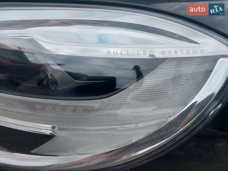 Хэтчбек Volvo V40 2017 в Косове