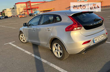 Хэтчбек Volvo V40 2014 в Киеве