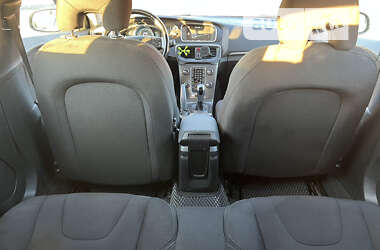 Хэтчбек Volvo V40 2014 в Киеве