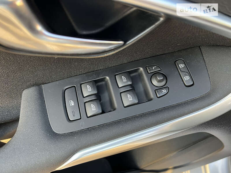 Хэтчбек Volvo V40 2014 в Киеве