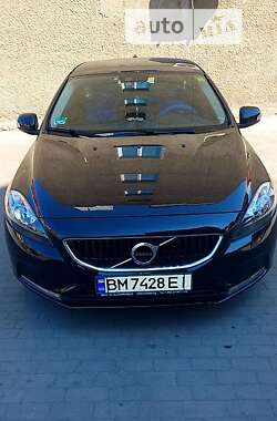 Хетчбек Volvo V40 2016 в Сумах