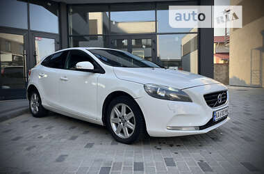 Хэтчбек Volvo V40 2013 в Киеве