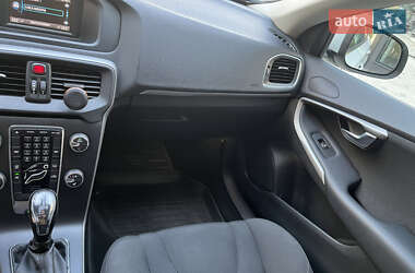 Хэтчбек Volvo V40 2013 в Киеве