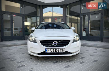 Хэтчбек Volvo V40 2013 в Киеве