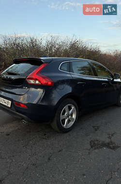 Хэтчбек Volvo V40 2013 в 