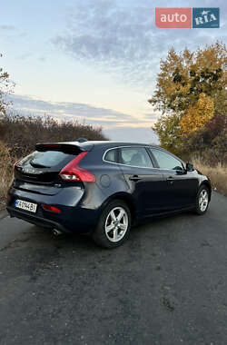 Хэтчбек Volvo V40 2013 в 