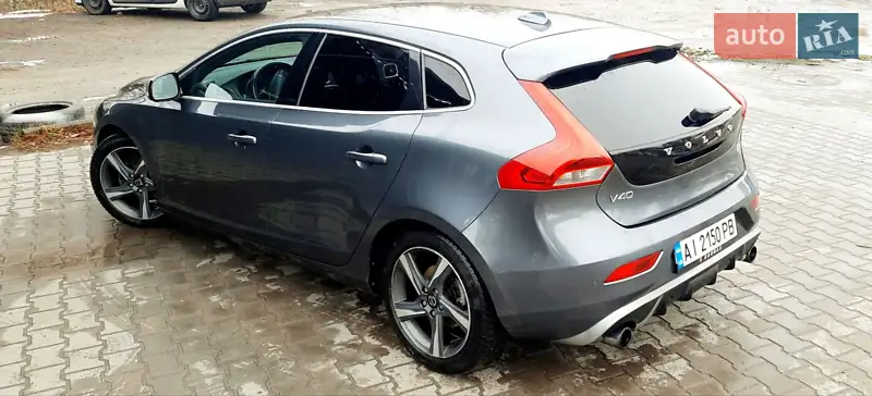 Хэтчбек Volvo V40 2013 в 