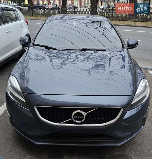 Хетчбек Volvo V40 2017 в Києві