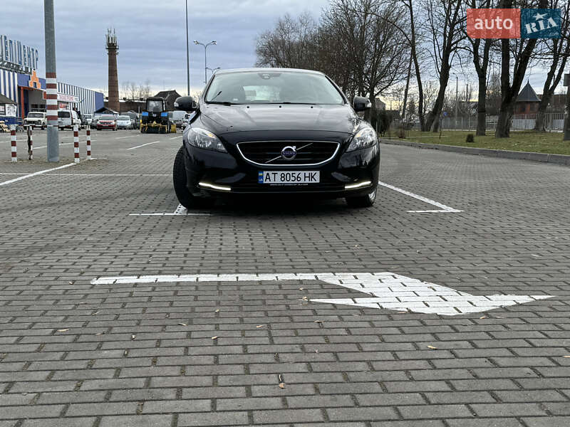 Хэтчбек Volvo V40 2013 в Коломые