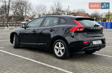 Хэтчбек Volvo V40 2013 в 