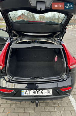 Хэтчбек Volvo V40 2013 в 