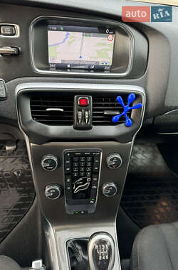 Хэтчбек Volvo V40 2013 в 