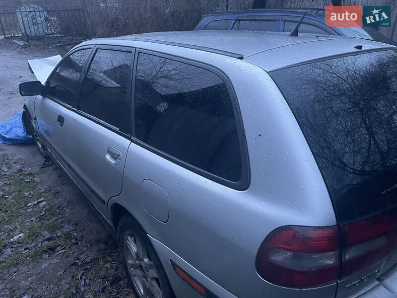 Универсал Volvo V40 2002 в 