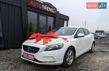 Хэтчбек Volvo V40 2014 в Львове