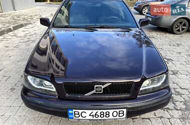 Универсал Volvo V40 2000 в Новояворовске