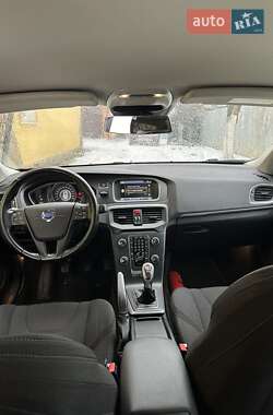 Хэтчбек Volvo V40 2013 в Луцке