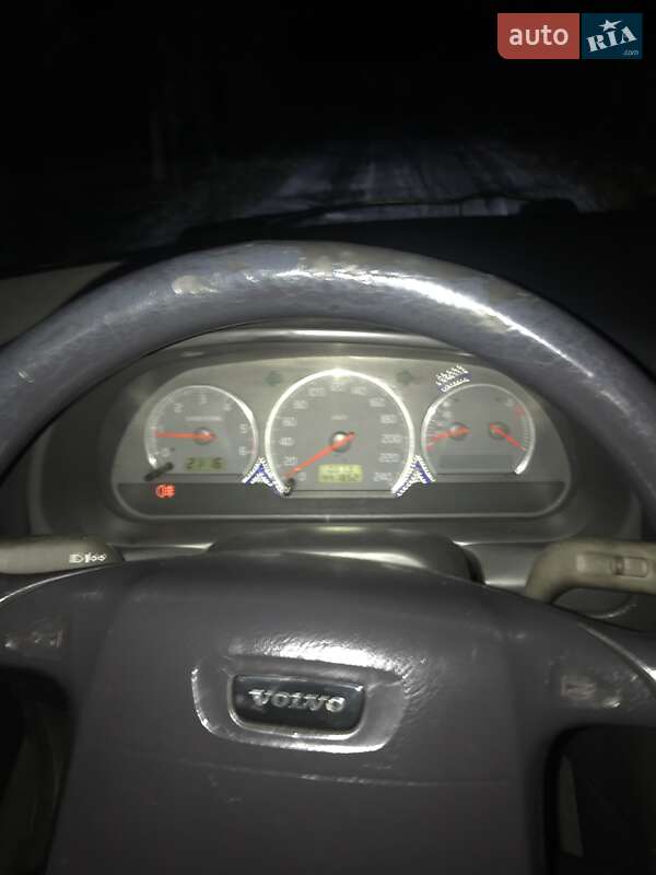 Универсал Volvo V40 1999 в Дубровице