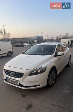 Хетчбек Volvo V40 2013 в Рівному