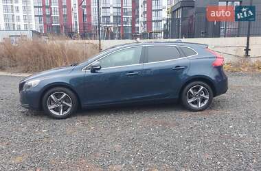 Хэтчбек Volvo V40 2014 в Луцке