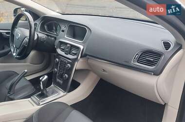 Хэтчбек Volvo V40 2014 в Луцке