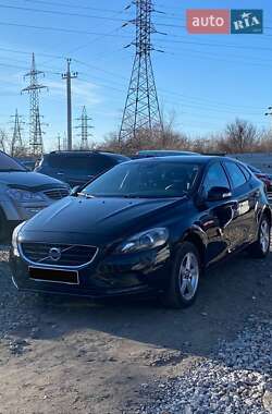 Хэтчбек Volvo V40 2016 в 