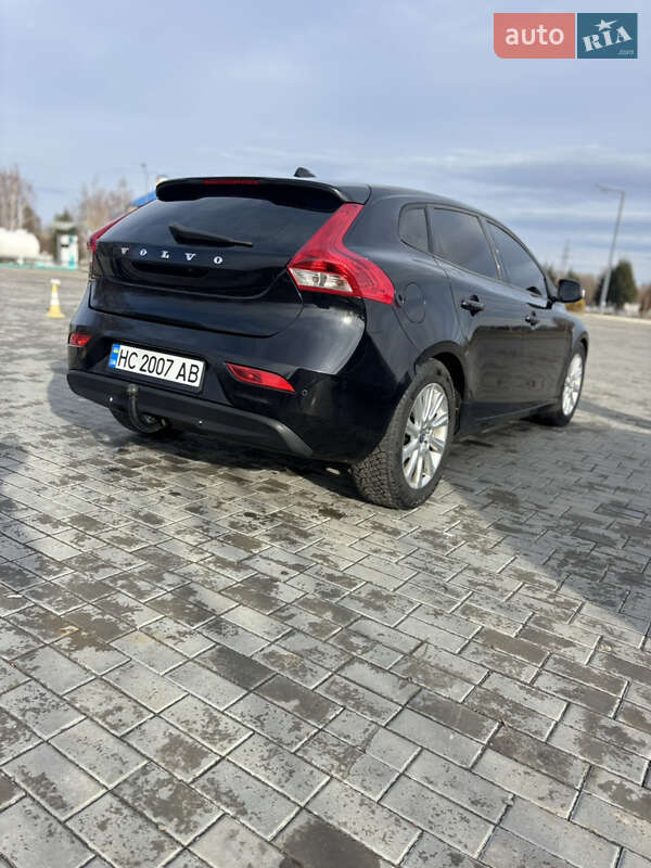 Хэтчбек Volvo V40 2013 в Сокале