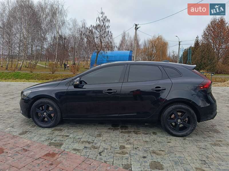 Хэтчбек Volvo V40 2013 в Киеве