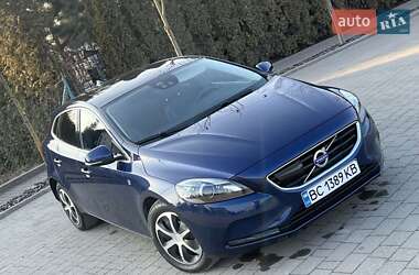 Хетчбек Volvo V40 2015 в Львові