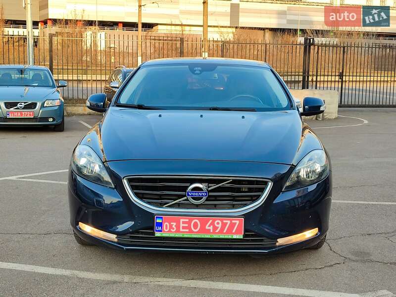Хетчбек Volvo V40 2012 в Києві