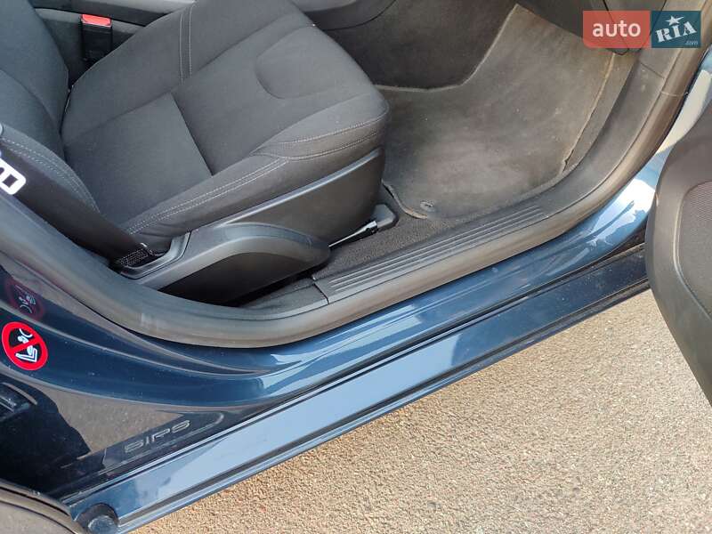 Хетчбек Volvo V40 2012 в Києві