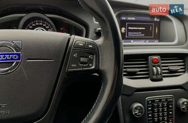 Хэтчбек Volvo V40 2014 в 