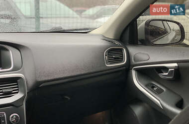Хэтчбек Volvo V40 2014 в 