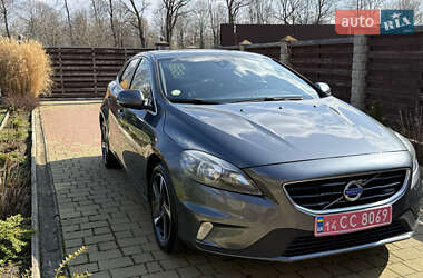 Хэтчбек Volvo V40 2013 в 