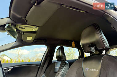 Хэтчбек Volvo V40 2013 в 