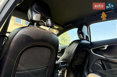 Хэтчбек Volvo V40 2013 в 