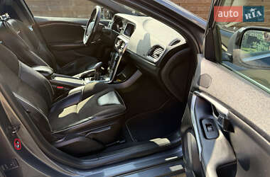 Хэтчбек Volvo V40 2013 в 