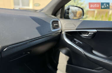 Хэтчбек Volvo V40 2013 в 