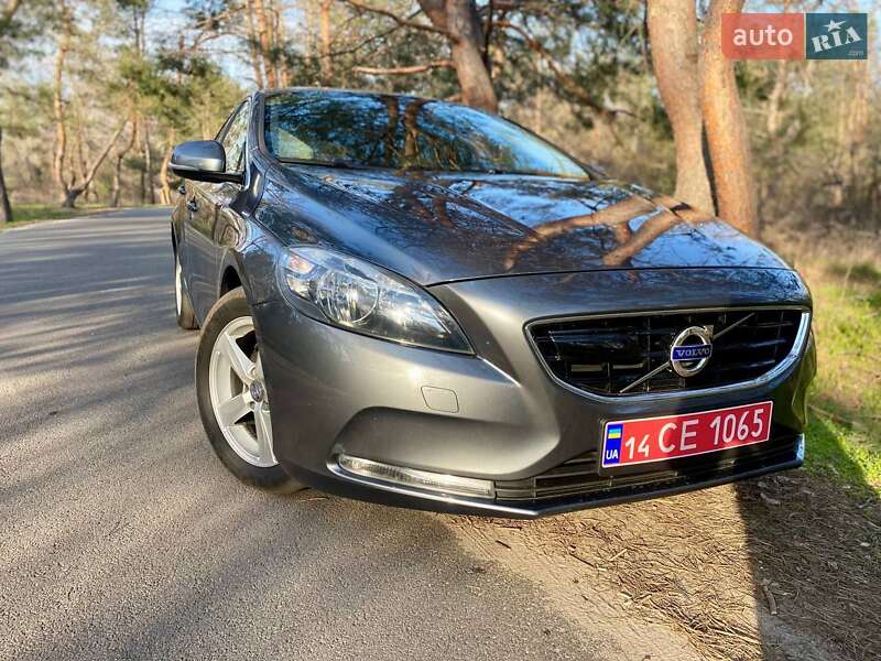 Хэтчбек Volvo V40 2013 в Днепре