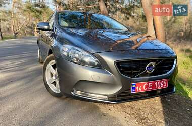 Хэтчбек Volvo V40 2013 в 