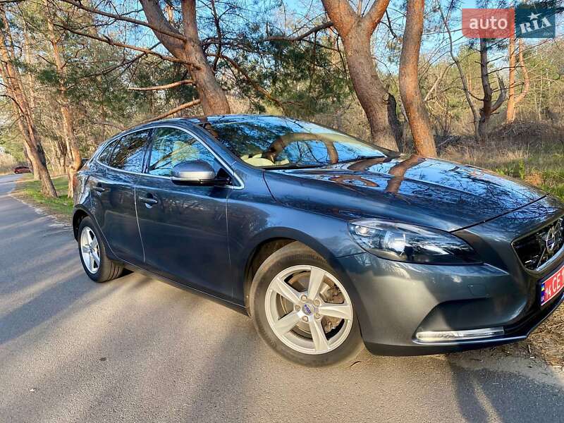 Хэтчбек Volvo V40 2013 в Днепре